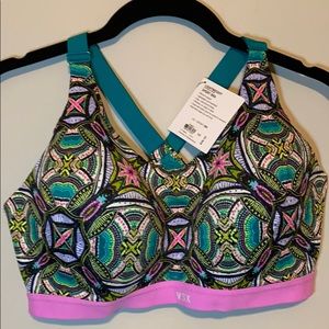 Victoria’s Secret lightweight sports bra 36D